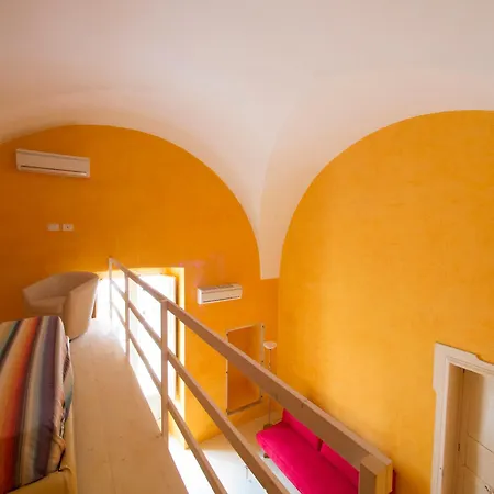 Relais Carlo V - Palazzo Storico B&B 갈리폴리