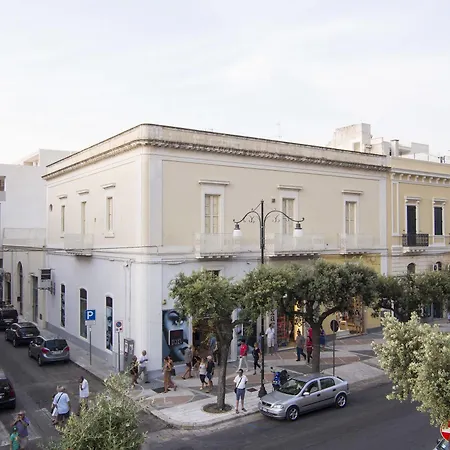 Relais Carlo V - Palazzo Storico B&B 갈리폴리