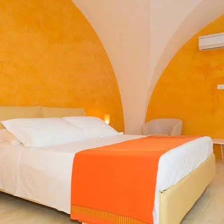 Relais Carlo V - Palazzo Storico 2* ガリポリ