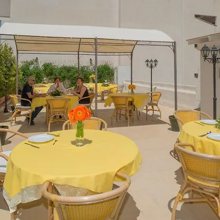 Relais Carlo V - Palazzo Storico Bed & Breakfast