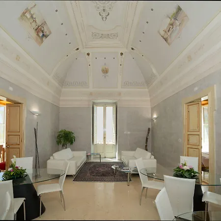 Relais Carlo V - Palazzo Storico Bed and Breakfast 4*