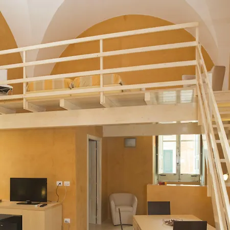 Relais Carlo V - Palazzo Storico Bed and Breakfast