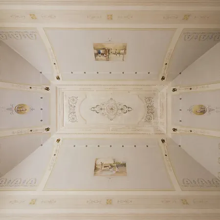 فندق مبيت وإفطار Relais Carlo V - Palazzo Storico 2*