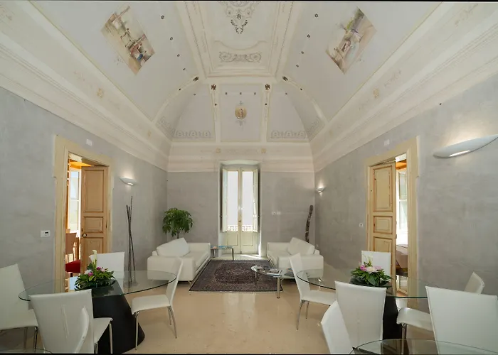 Relais Carlo V - Palazzo Storico Bed & Breakfast 4*